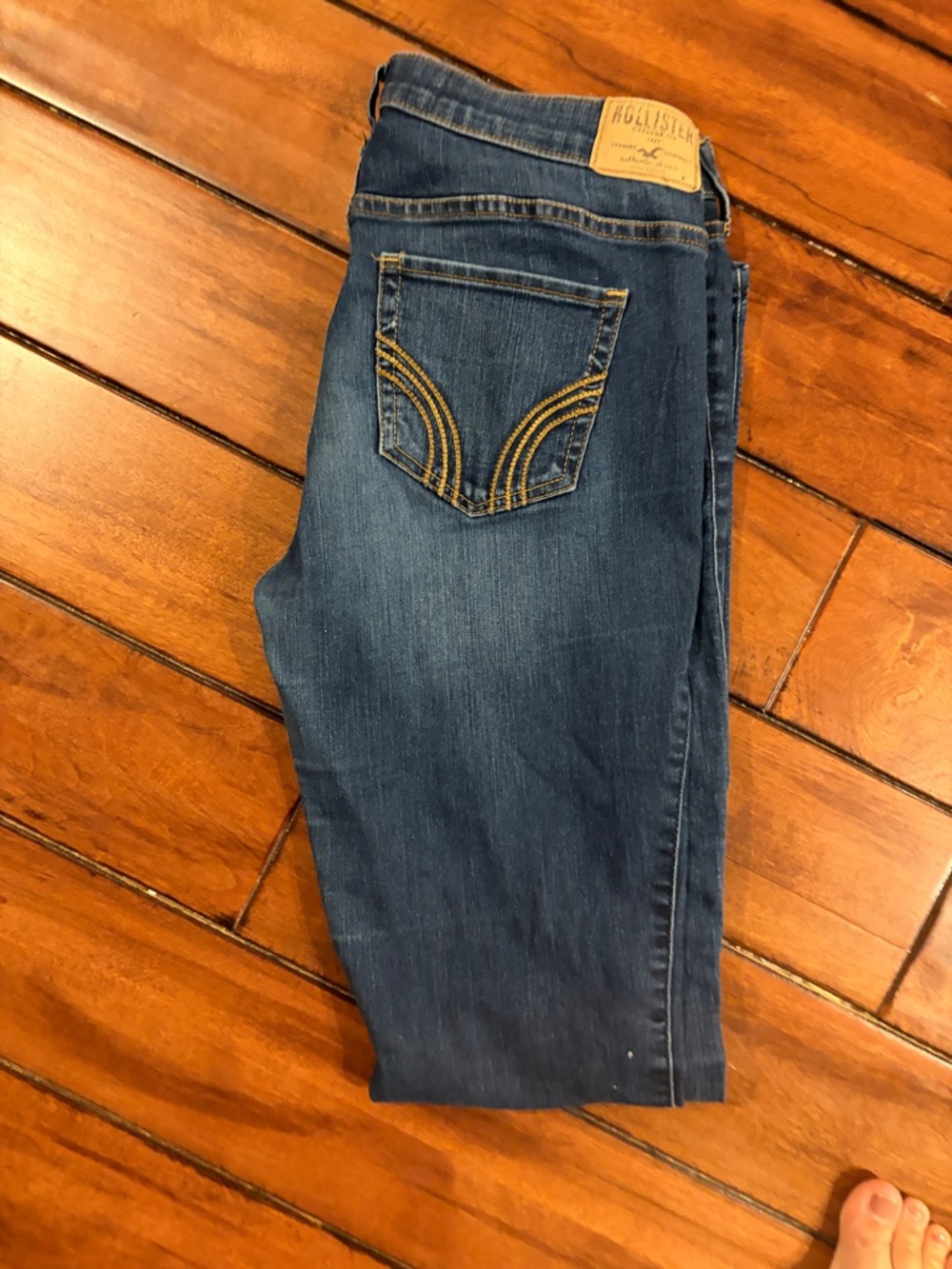 Hollister Women's Medium Blue Skinny Jeans